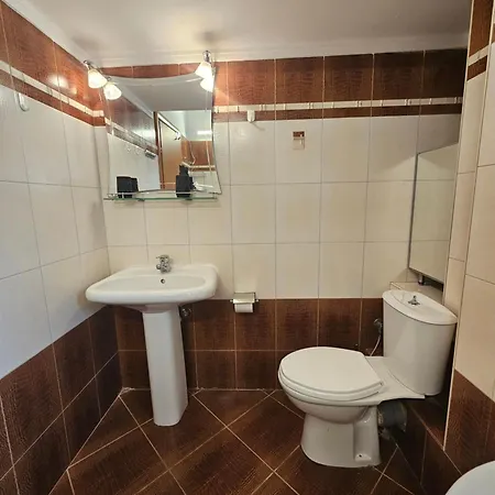 Rest & Nest Luxury Apartment