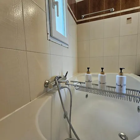 Rest & Nest Luxury * Peraia (Thessaloniki)